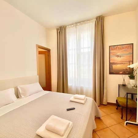 I Portici Del Centro Hotel โกโม ภายนอก รูปภาพ