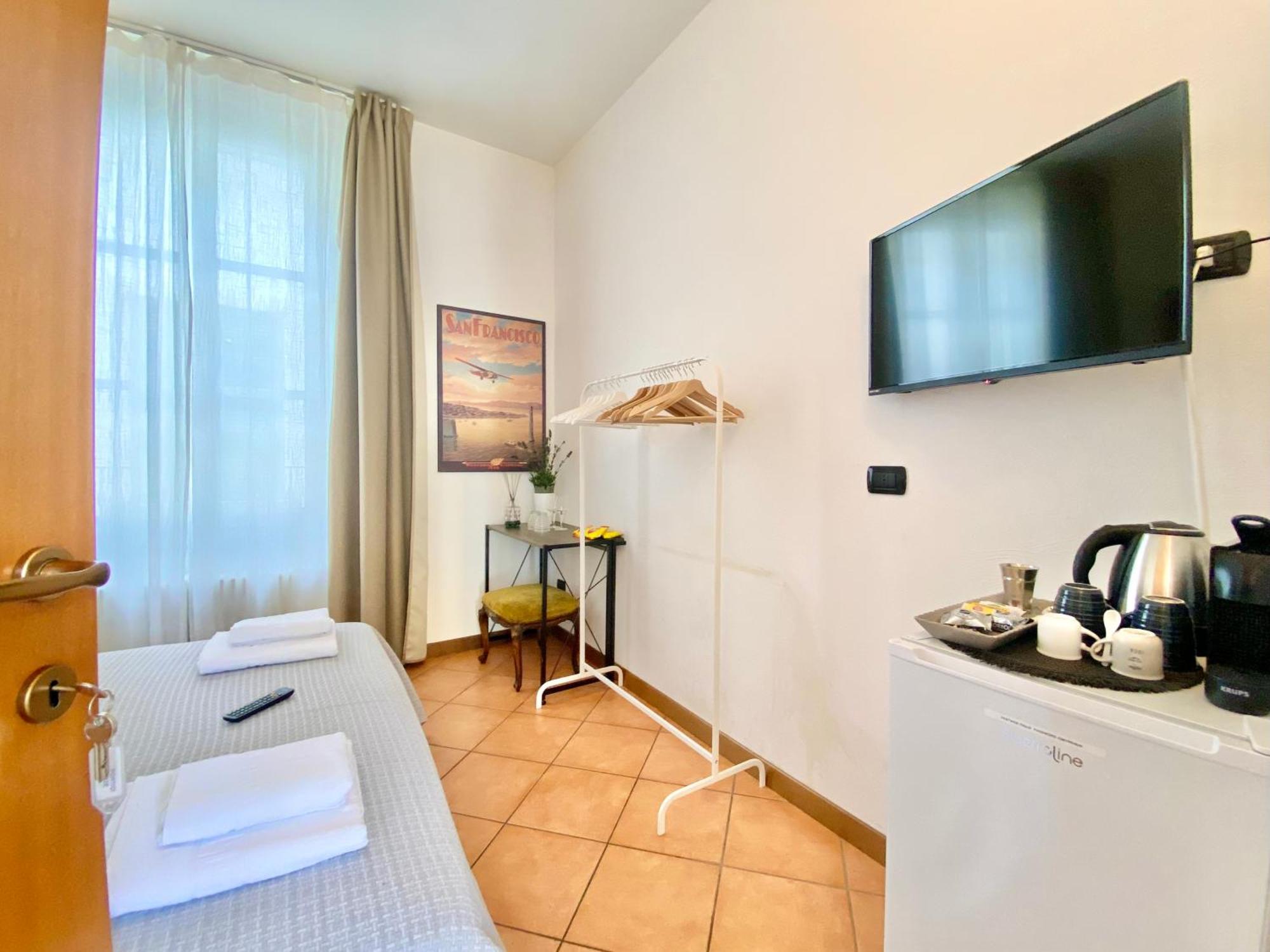 I Portici Del Centro Hotel โกโม ภายนอก รูปภาพ
