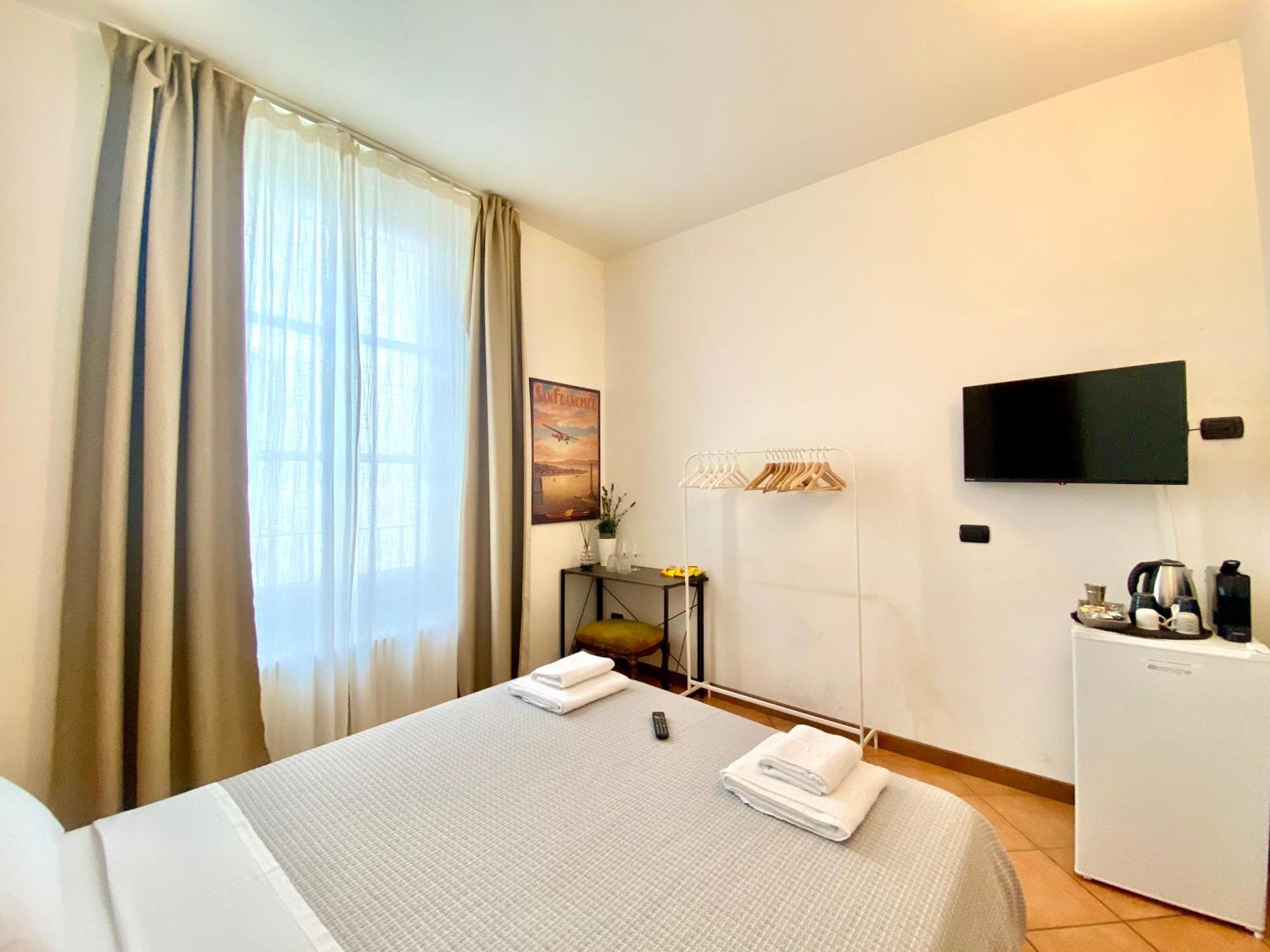 I Portici Del Centro Hotel โกโม ภายนอก รูปภาพ