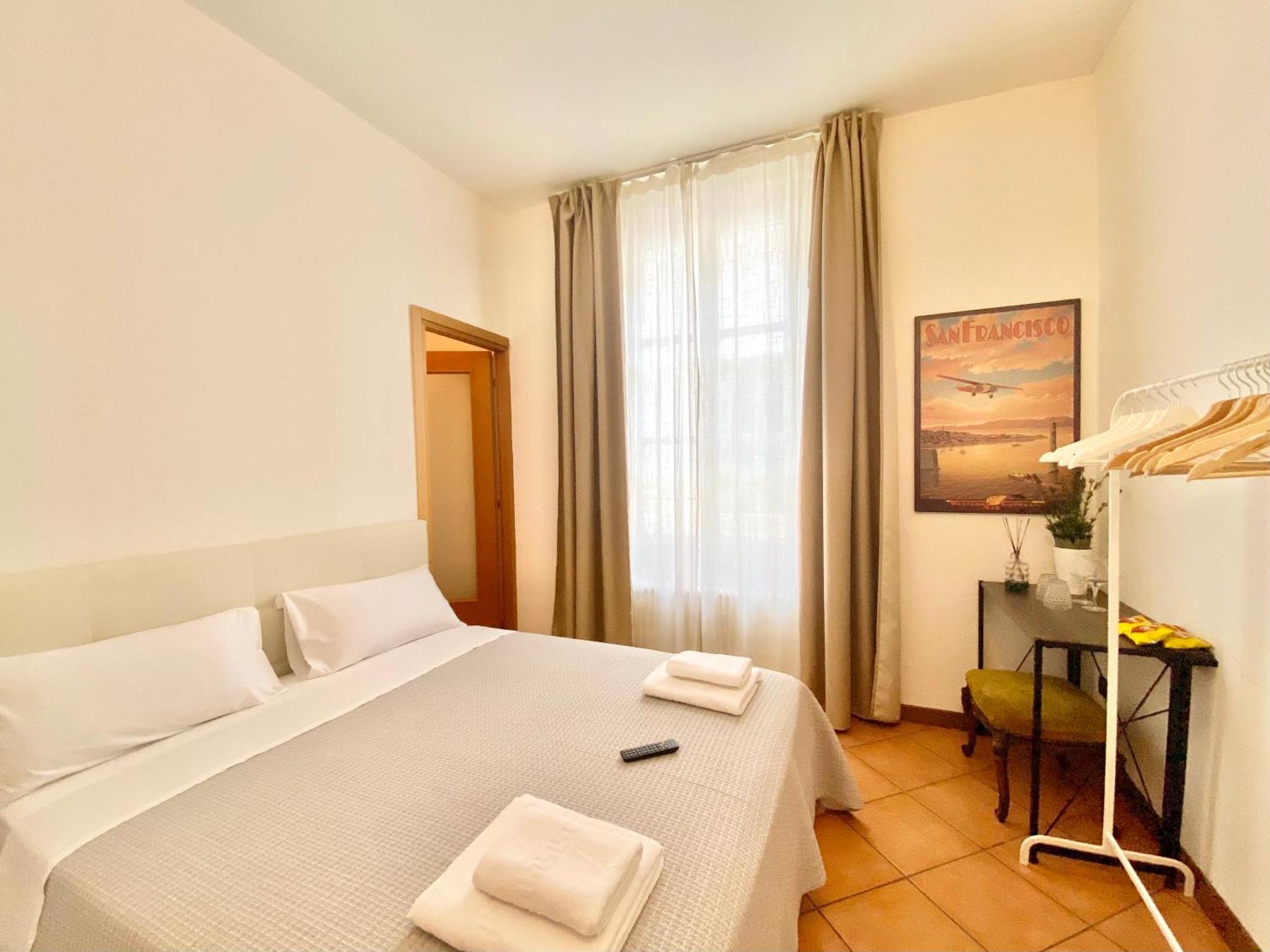 I Portici Del Centro Hotel โกโม ภายนอก รูปภาพ