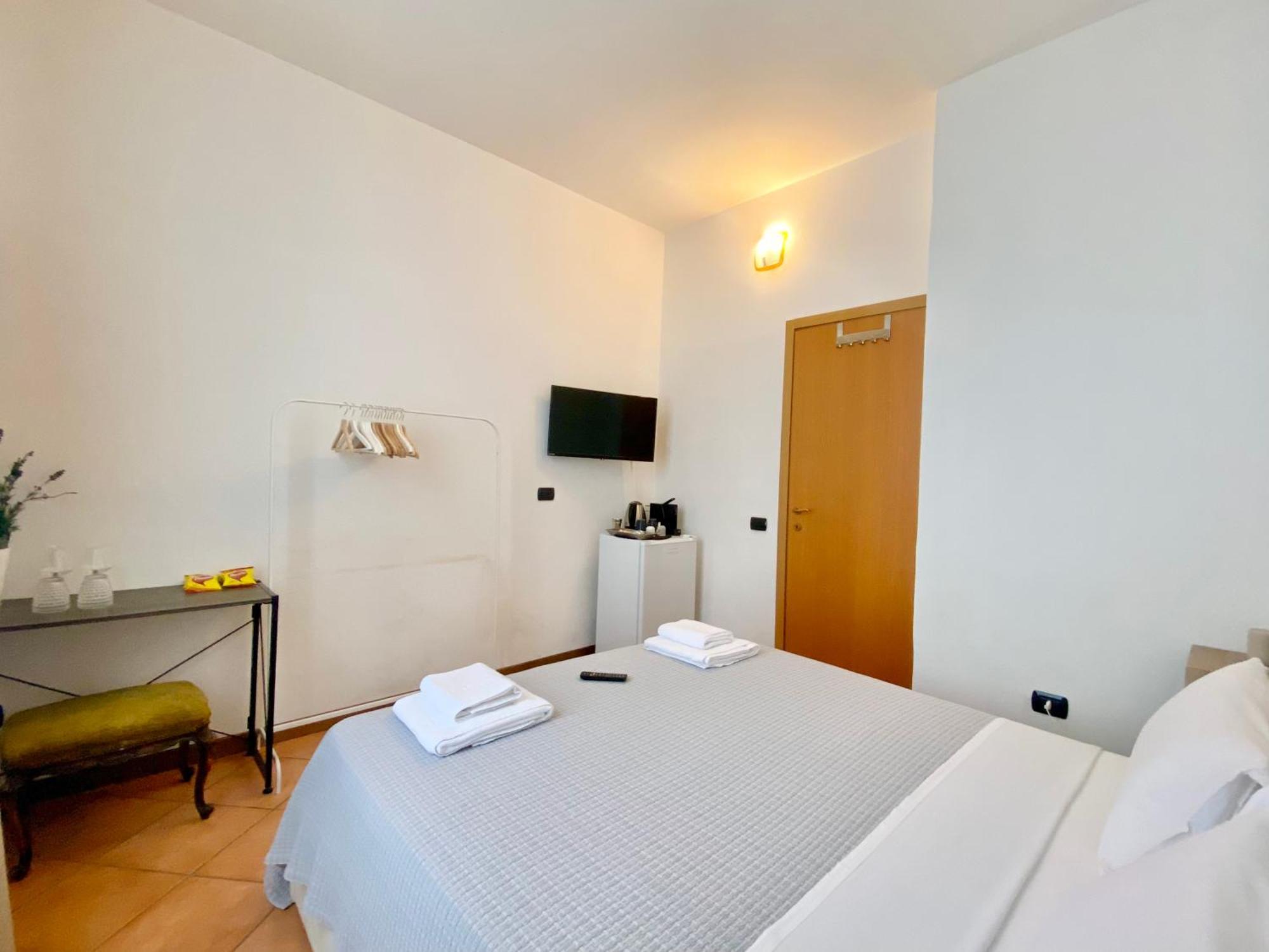I Portici Del Centro Hotel โกโม ภายนอก รูปภาพ
